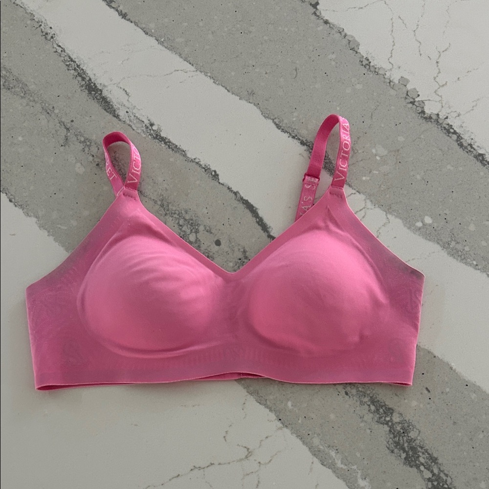 Victoria's Secret Vibrant Pink Seamless Bra Wireless Lightly Lined T-Shirt Bra